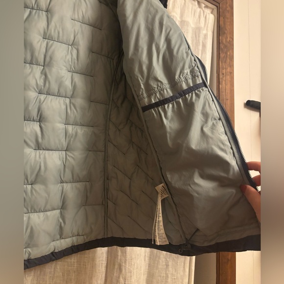 Patagonia W's Macro Puff Hoodie Like New XS Dark Blue - Picture 6 of 13